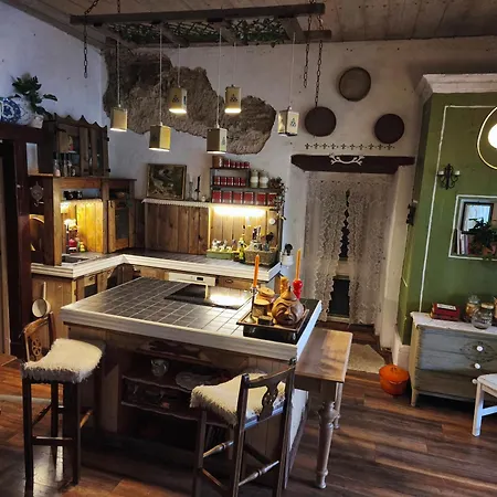 Kirikumoisa Homestay *